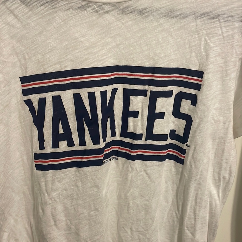 AE TAILGATE YANKEES TEE